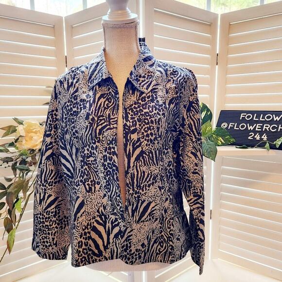 CHICOS BLACK/GRAY ANIMAL PRINT SILK JACKET SIZE 2 (MED) - Picture 1 of 5